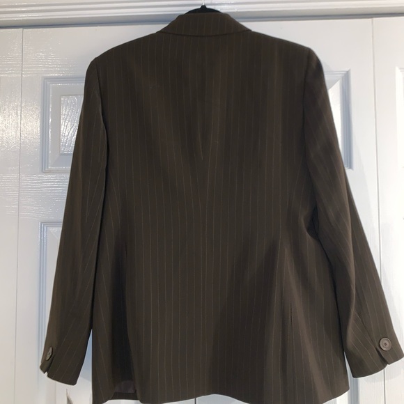 NWT Jones New York Executive Suit - Picture 2 of 6